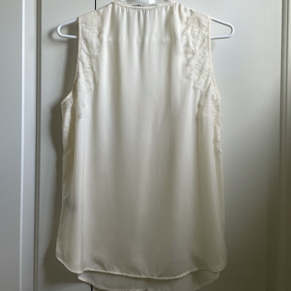 Beautiful Banana Republic Blouse - Picture 4 of 5